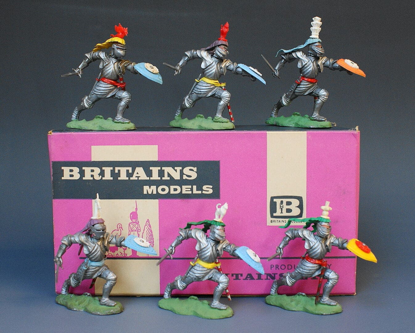 Britains Herald C15th Knight Attacking with Sword - Trade Box - Herald ...