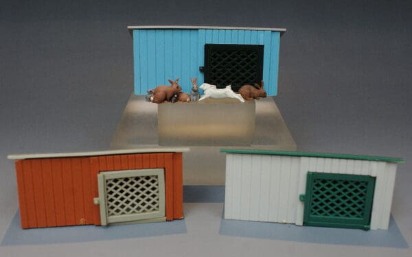 Britains Livestock Buildings: Rabbit Hutch with Group of Rabbits - Image 4