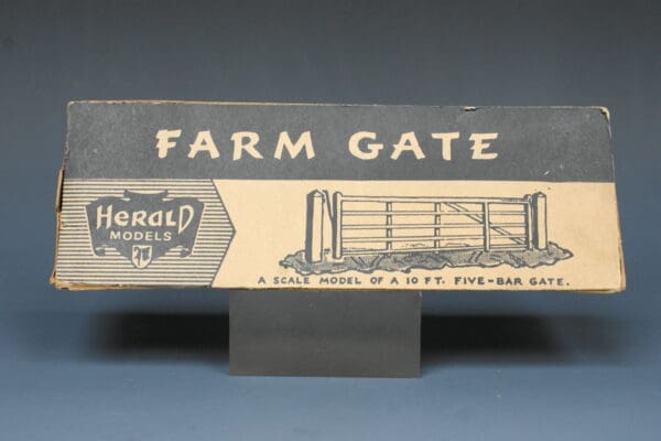 Herald Farm Brown Gate - Boxed (Manhattan)